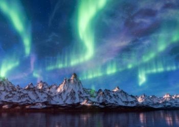 Aurora Pancaran Cahaya yang Langka