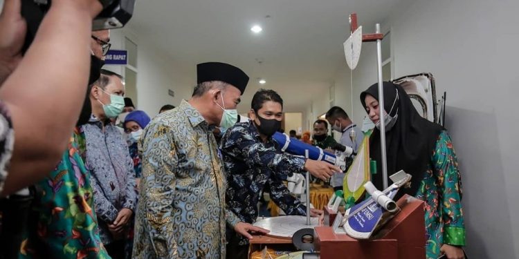 Menko PMK Prof. Dr. Muhadjir Effendy Apresiasi Produk Astronomi Tim OIF UMSU