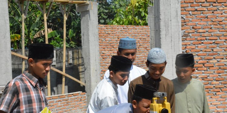 Pengakurasian Arah Kiblat Di Pesantren Tahfiz Az-Zaitunah Payabakung & Masjid Hidayatul Muslimin Bandar Selamat Oleh OIF UMSU
