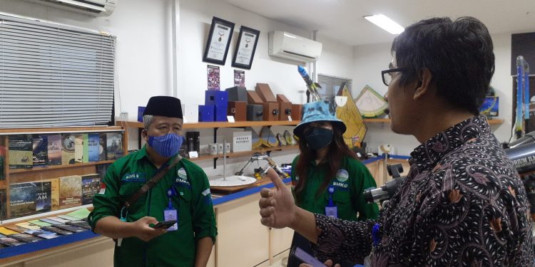 Pengamatan Hilal Syawal 1443 H oleh OIF UMSU dari Medan dan Barus