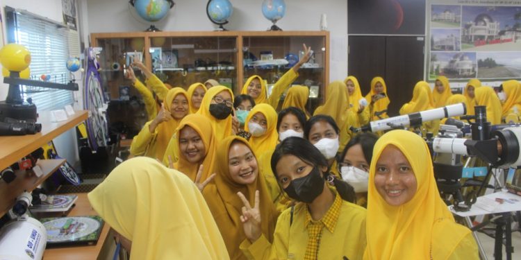 SMA N 1 Kepenuhan Riau Kunjungi OIF UMSU