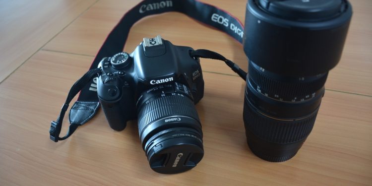 DSLR Canon EOS 600 D