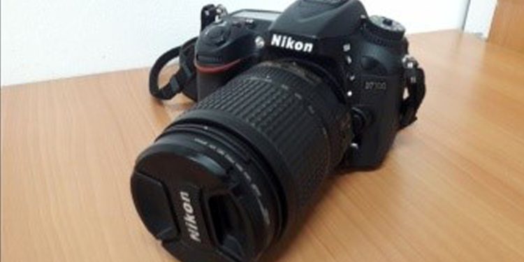 DSLR Nikon D7100