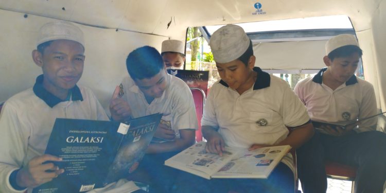 OIF Goes To School #4 “SMP An-Nizam”