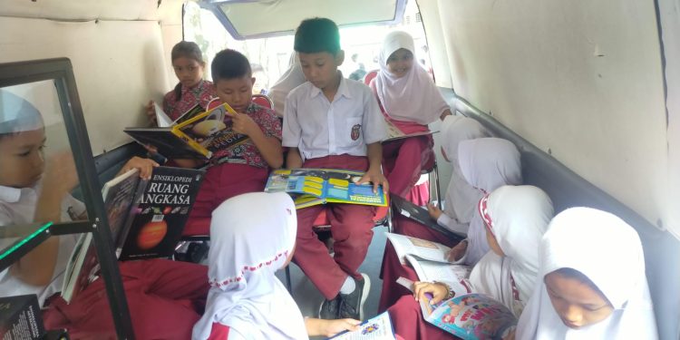 OIF Goes To School #5 “SD N 066055”