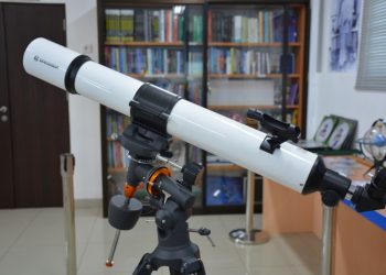 Celestron AstroMaster 76 EQ Reflector