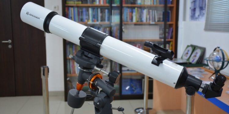 Celestron AstroMaster 76 EQ Reflector