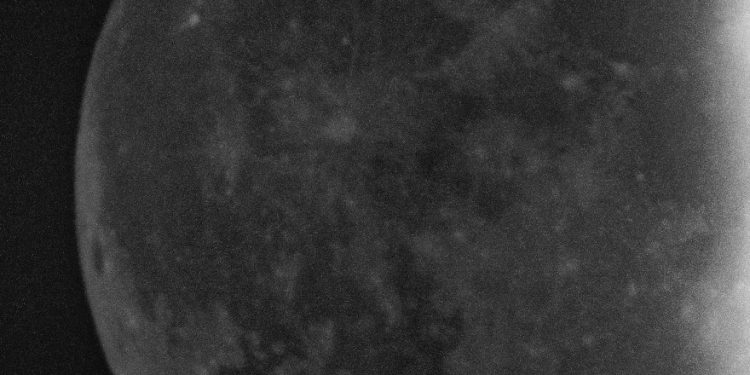 Meteor Kembali Tabrak Bulan kita terekam Kamera