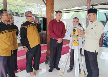 Tim OIF UMSU Akurasikan Kiblat Masjid dan Mushalla di Marelan