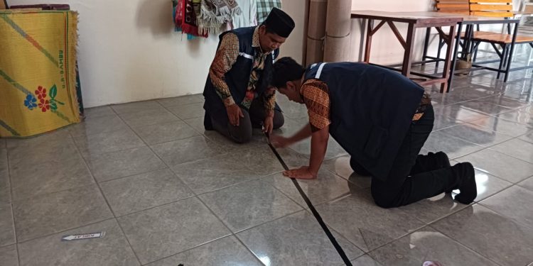 Tim OIF UMSU Lakukan Pengakurasian Arah Kiblat di Aula Prof. Dr. Nasrun Nasution, M.S