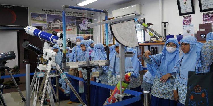 SD IT Al-Fityan Medan Kunjungi OIF UMSU