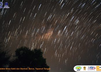 Startrail Langit Dini Hari di Barus