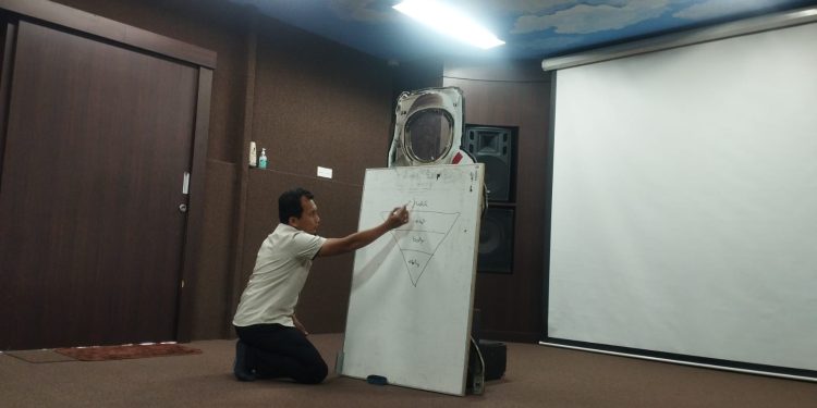 Astronomi Untuk Masyarakat Perlu Jurnalistik