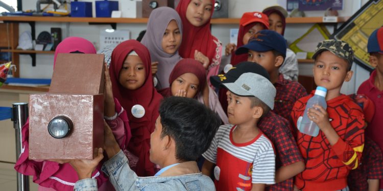 Rumah Peradaban SNC Fannaz Laksanakan Kunjungan Pertamanya di OIF UMSU