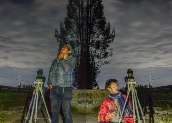 Tim OIF UMSU Amati Langit Malam di Kebun Teh Bahbutong, Sidamanik