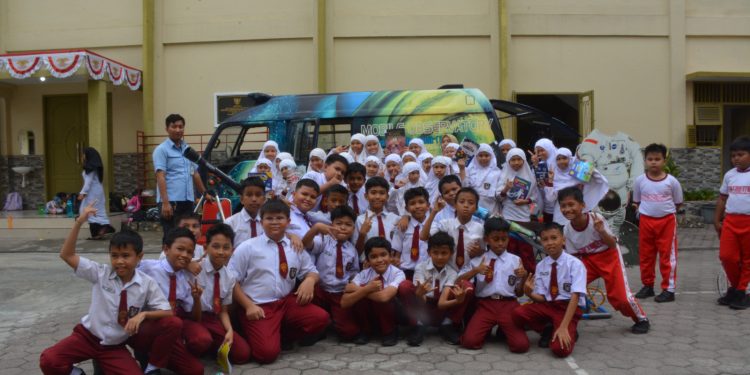 “OIF Goes To School Perguruan Islam Al-Ulum Medan”