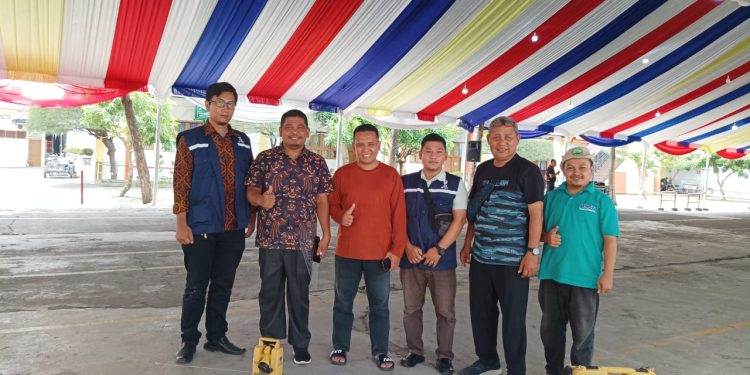 Tim OIF Akurasikan Arah Kiblat Untuk PKKMB UMSU 2023