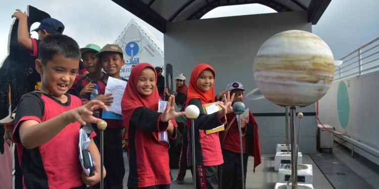 SD IT SITI HAJAR Kunjungi OIF UMSU