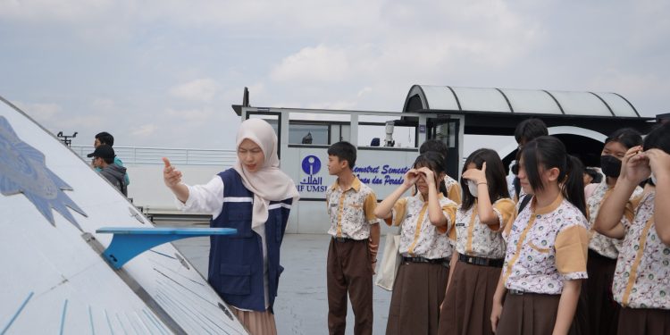 Kunjungan dari SMP Maitreyawira