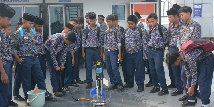 Kunjungan SMP PAB 8 Sampali