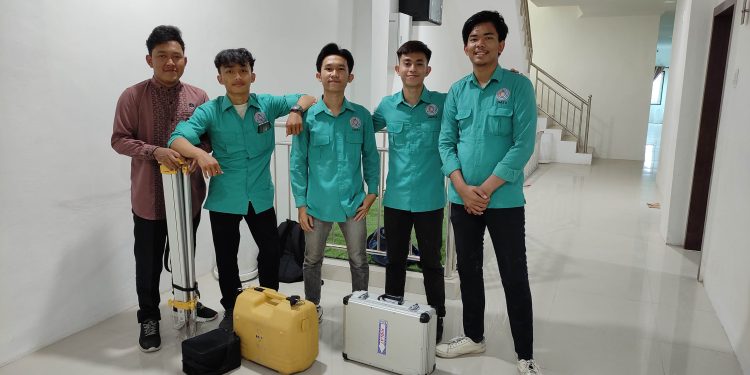 Tim OIF UMSU Lakukan Pengukuran Arah Kiblat di Guest House UMSU