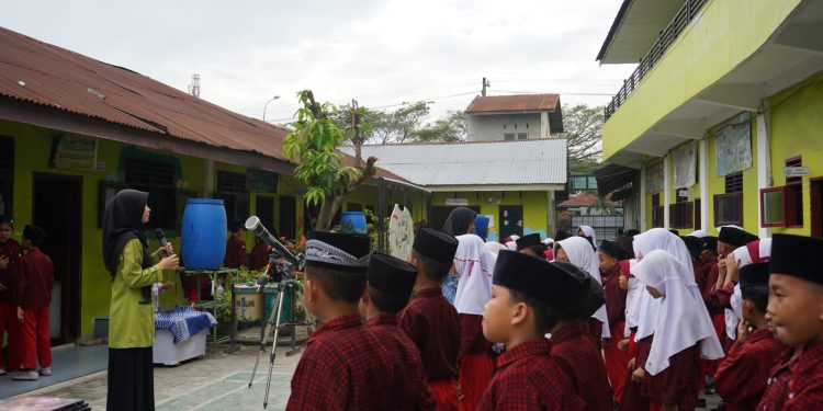 OIF Goes to School MIS HM Hefni