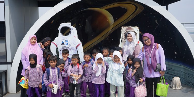 Kunjungan sekolah SMP dan TK Alam IT An Na’as Medan Johor