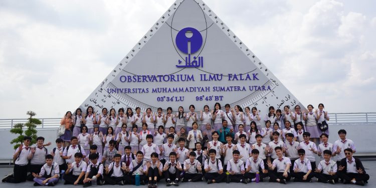 Kunjungan dari SMA Carnegie Medan