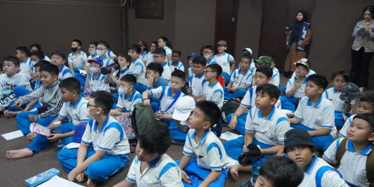 OIF UMSU menerima kunjungan adik-adik dari sekolah SD Global Prima Medan, dibersamai oleh Bapak/Ibu guru.