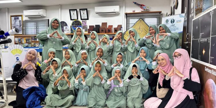 OIF UMSU kedatangan adik-adik dari Rumah Tahfidz IHQ yang dibersamai oleh Bapak dan Ibu guru.